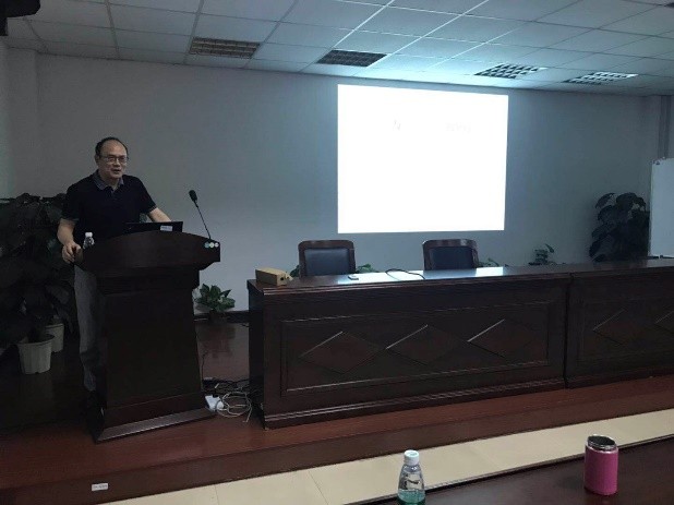 报告会场2.jpg